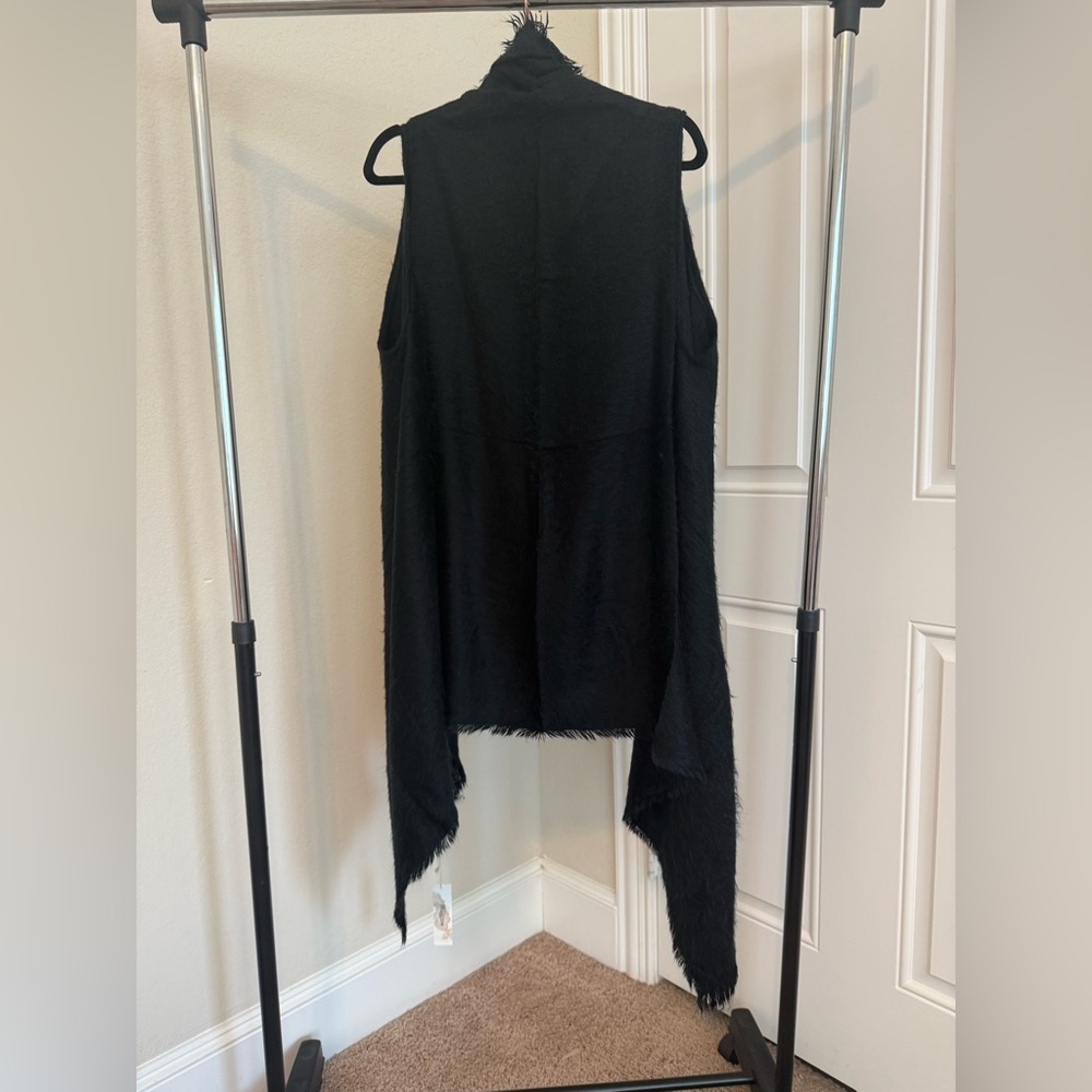 NWT Fringed Black Women's Vest - Picture 2 of 5
